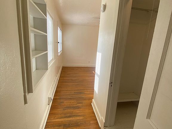 5th image of 1604 Gold Ave SE APT B