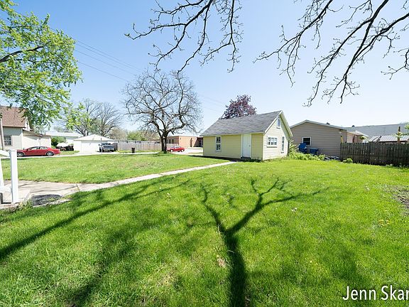 2nd image of 3006 Locke Ave SW