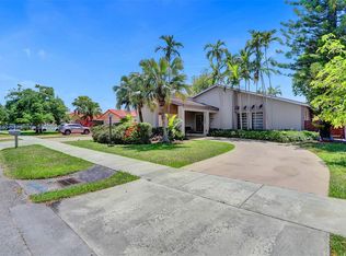 2500 SW 99th Ave, Miami, FL 33165