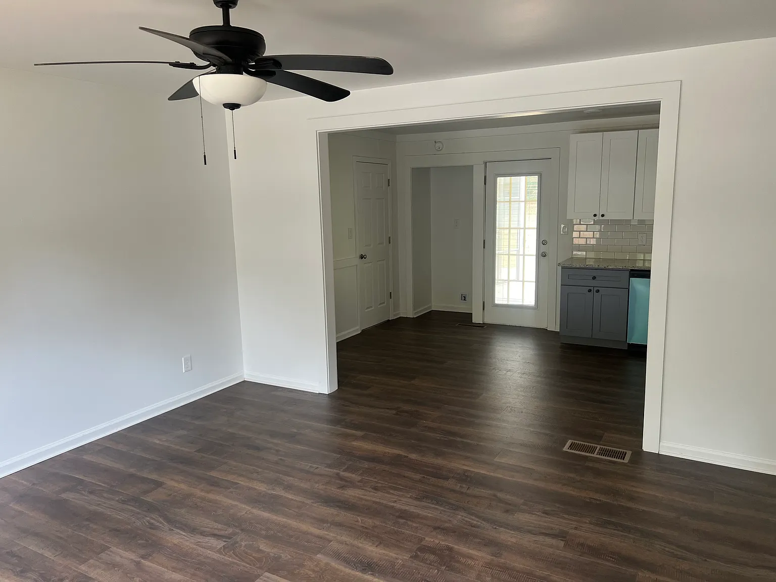 4 bed, 1351 sqft, $2,400 — Photo 2