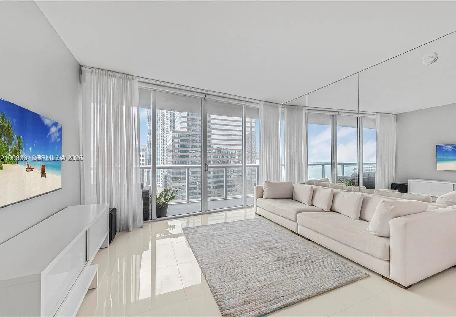 Icon Brickell No Two — Photo 1