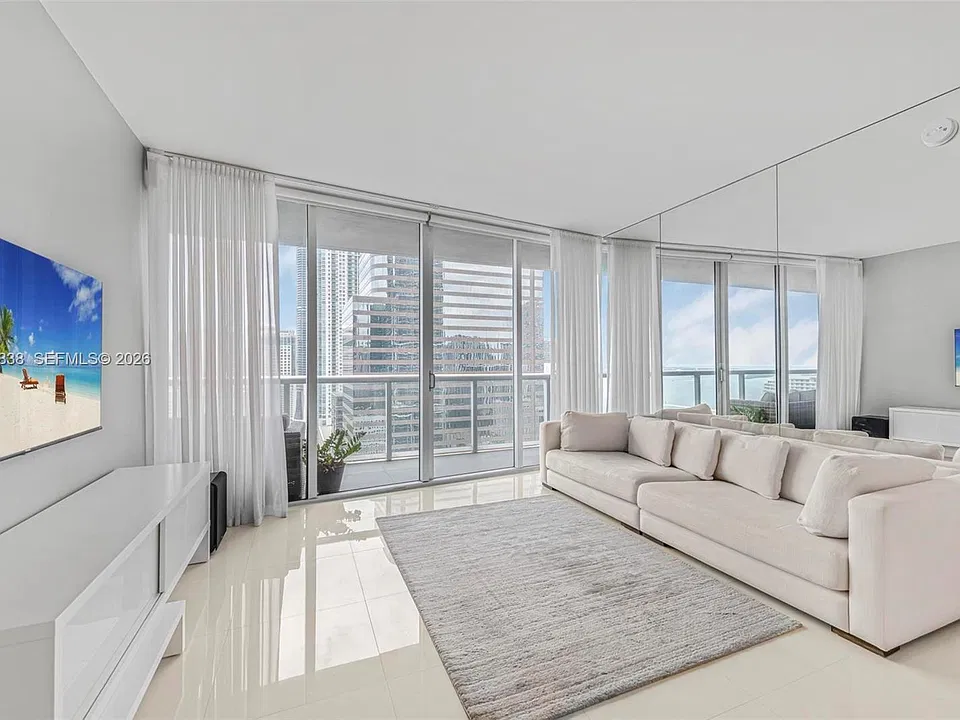 495 Brickell Ave #2411