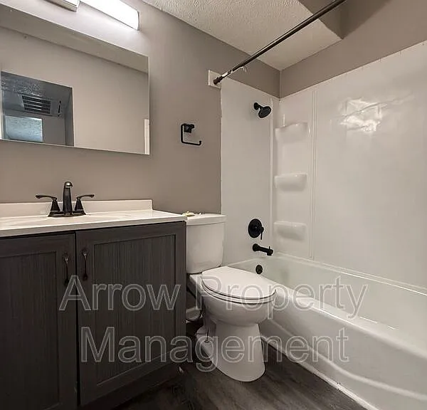 1215 E St #5 — Photo 5