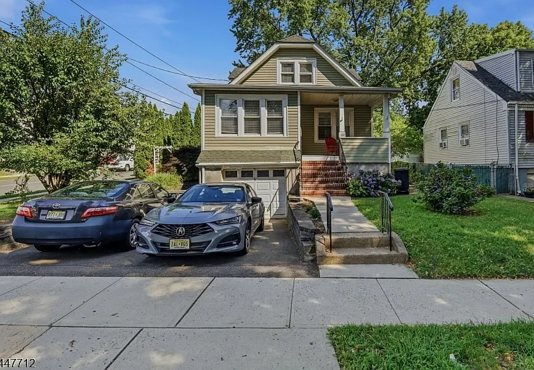 161 Broughton Ave #2 — Photo 2