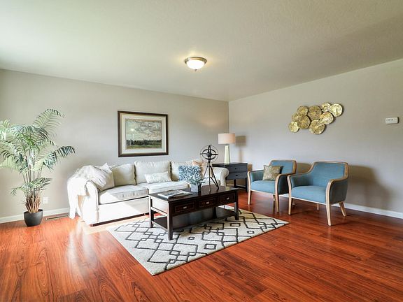 3rd image of 355 Heidi Dr