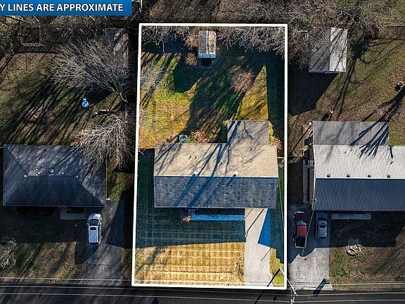 3rd image of 411 Hershey Dr