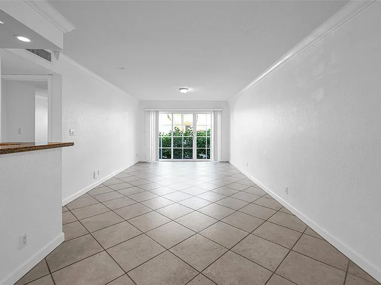 1515 E Broward Blvd #126 — Photo 9
