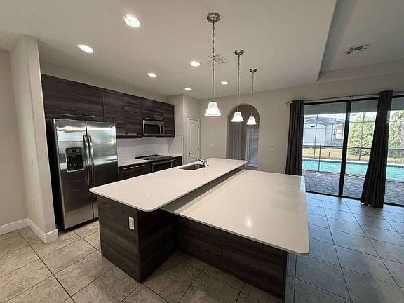 5th image of 158 Angelas Ave