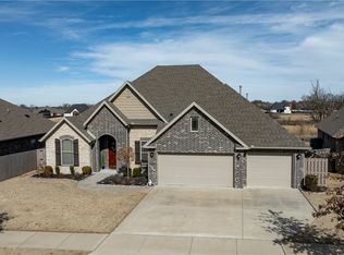 4712 W Oldham Dr, Fayetteville, AR 72704