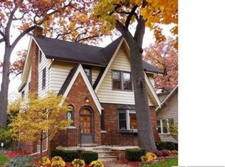 43 Wellesley Dr, Pleasant Ridge, MI 48069