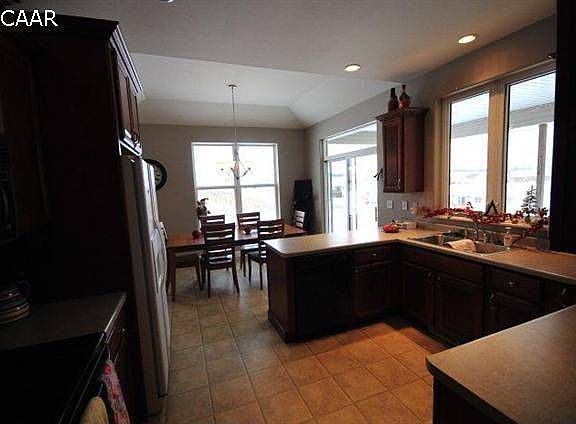 2nd image of 268 W Goldfinch Dr