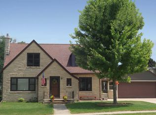 656 S Water St, Lomira, WI
