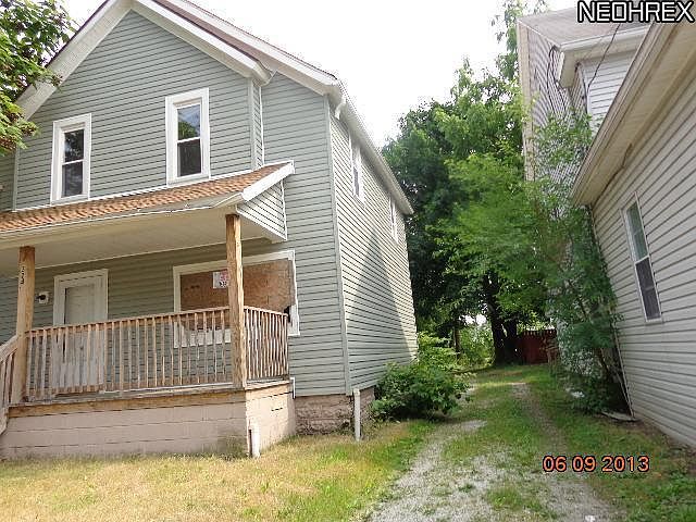 2nd image of 324 W Miller Ave