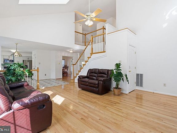 4th image of 9500 Meadows Farm Dr