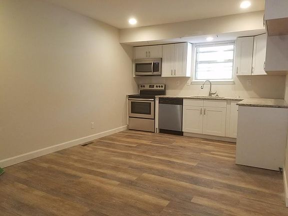 4th image of 3513 Berkley Dr