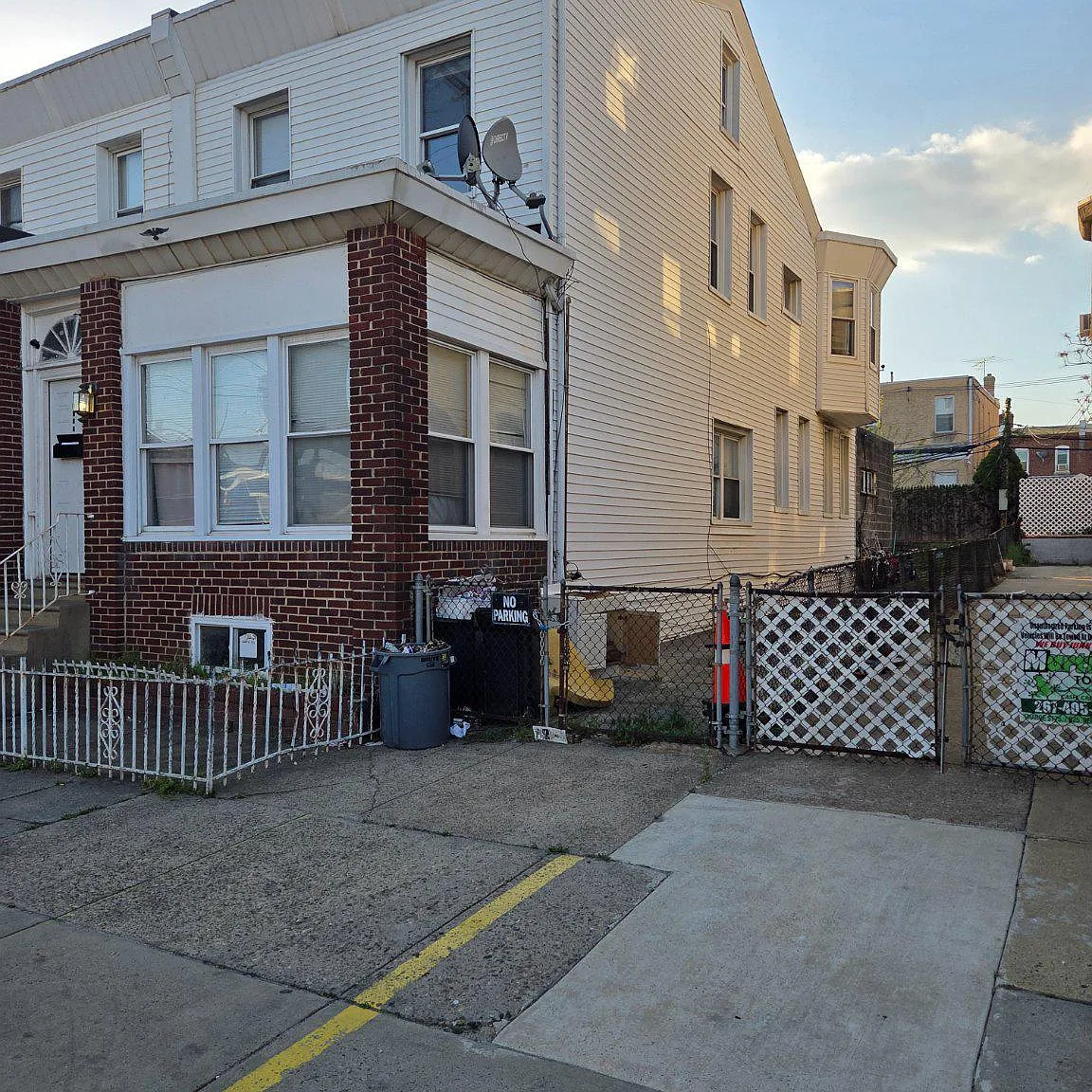 2 bed, 1.0 bath, 1396 sqft, $1,300 — Photo 2