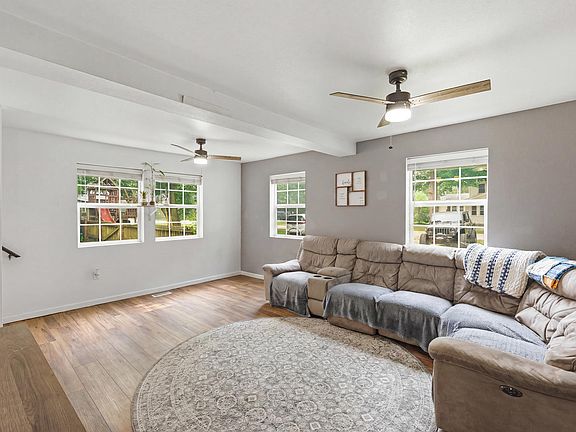 3rd image of 465 Green St