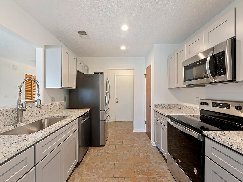 1st image of 607 Waterwood Dr