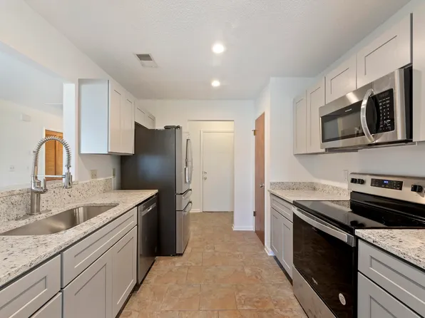 607 Waterwood Dr, Goose Creek, SC 29445