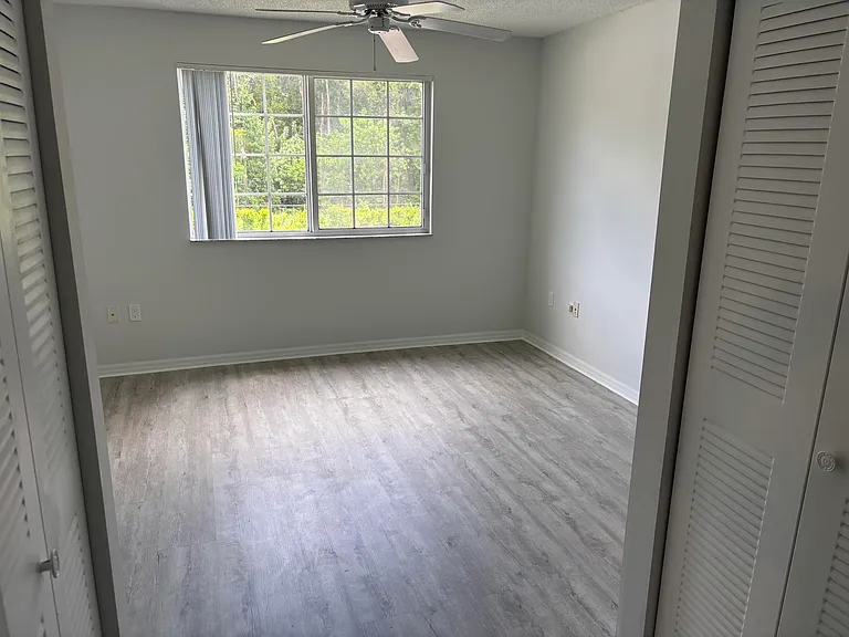 4163 N Haverhill Rd #1215 — Photo 8