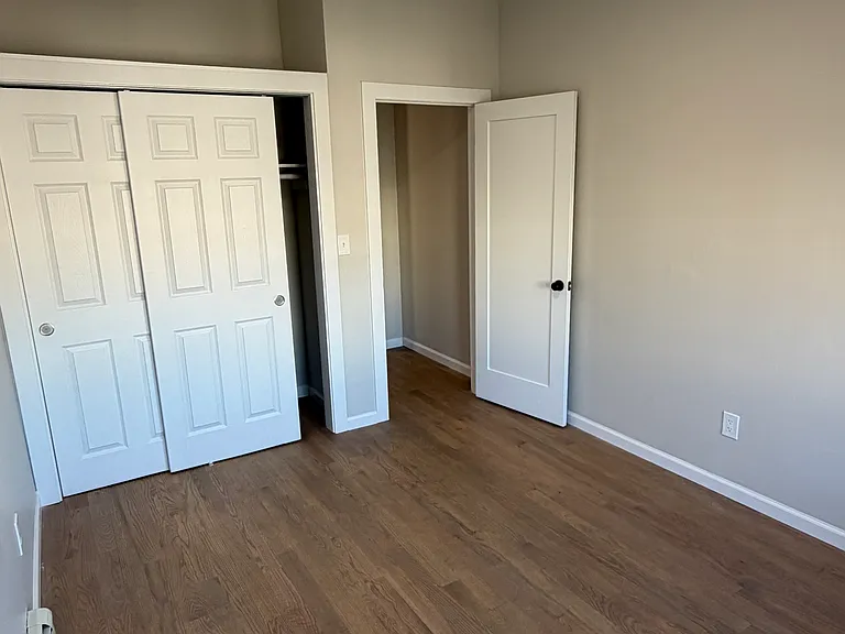 715 Clinton St #17 — Photo 2