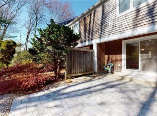 12 Cardinal Dr UNIT 12, Farmington, CT 06032