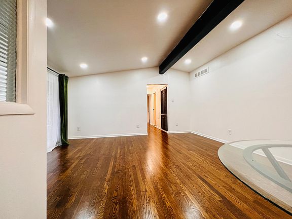 5th image of 24231 Radclift St