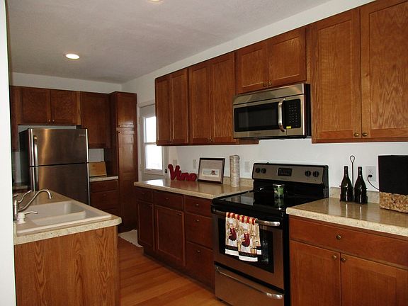 4th image of 714 Kenwood Ave