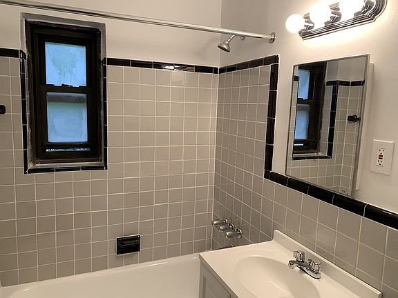 3rd image of 8235 134th St APT 2C