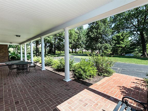 2nd image of 9886 Waterbury Dr