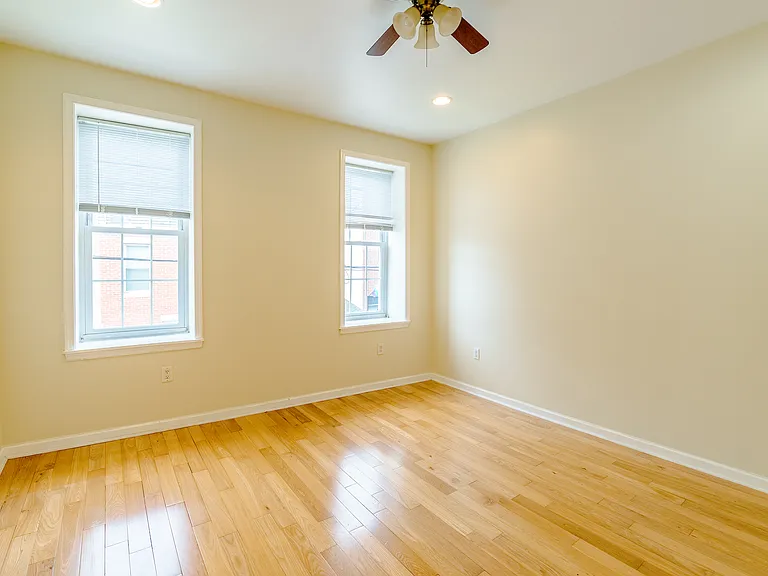 2134 Sears St — Photo 11