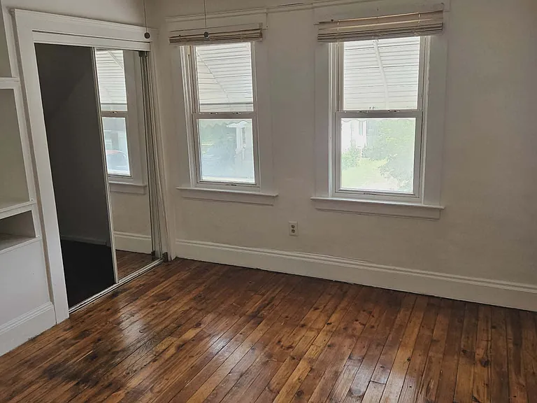 13413 Coath Ave — Photo 10