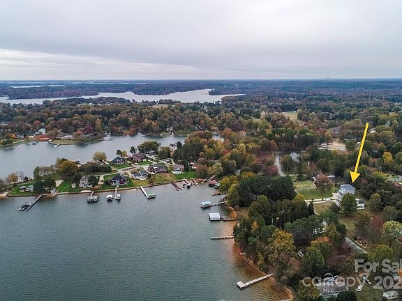 2nd image of 4925 Moonlite Bay Dr