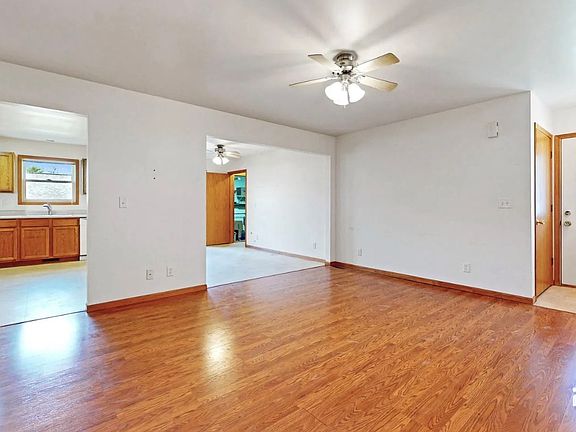 4th image of 247-253 N Cross St #249