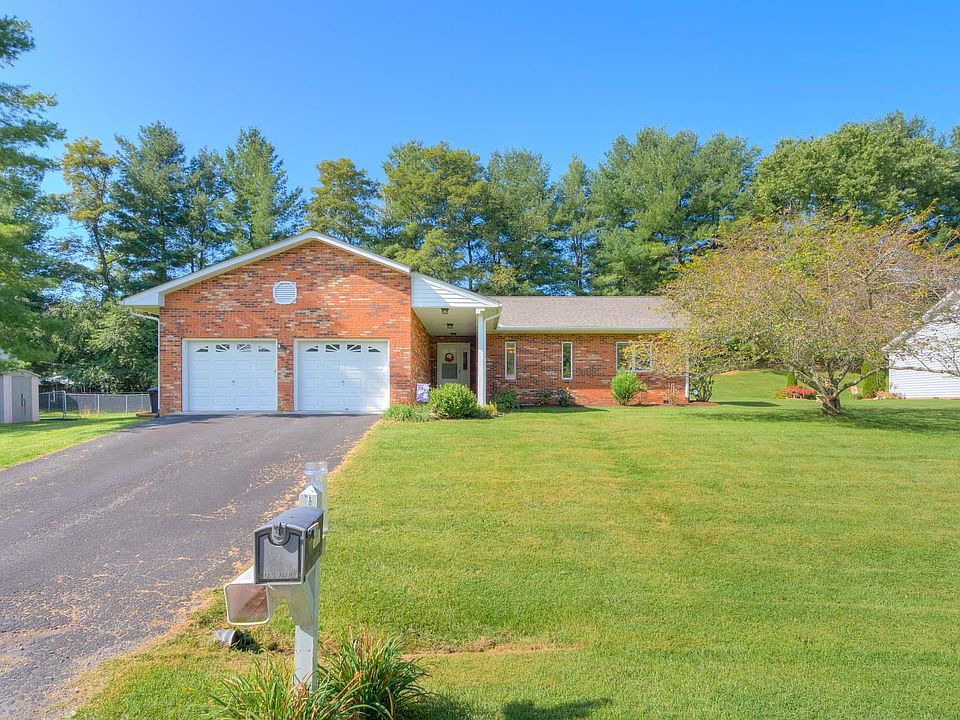 1st image of 1343 Mockingbird Dr