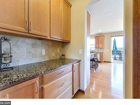 Butler's pantry opens up to the large walk in pantry.