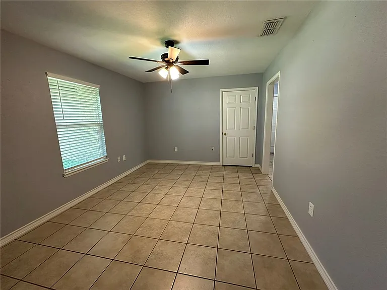2201 Timberline Dr — Photo 2