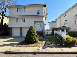 5 Acorn Rd, Secaucus, NJ 07094
