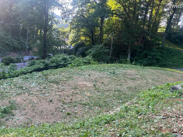 229 Silverbell Ln, Gatlinburg, TN 37738