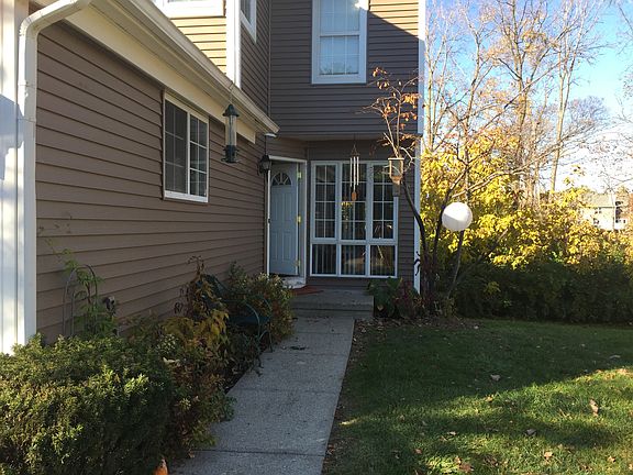 3rd image of 368 Rolling Meadow Dr