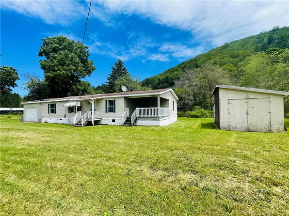 7 Edgewood Dr, Cohocton, NY 14826