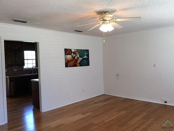 4th image of 101 Kent Dr