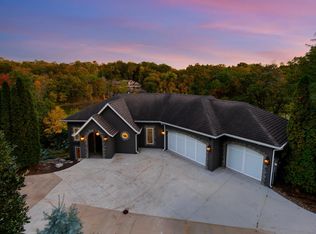 5966 Blackberry Trl E, Inver Grove Heights, MN 55076