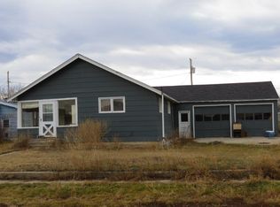 211 S Moulton Ave, Winnett, MT 59087