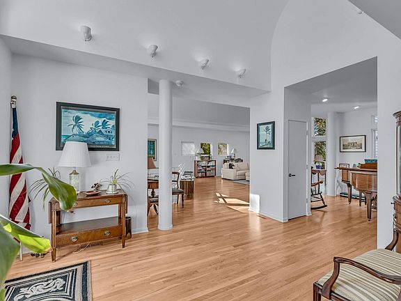 5th image of 5700 SW 38th St