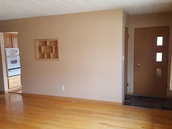 2nd image of 945 Charles Ave