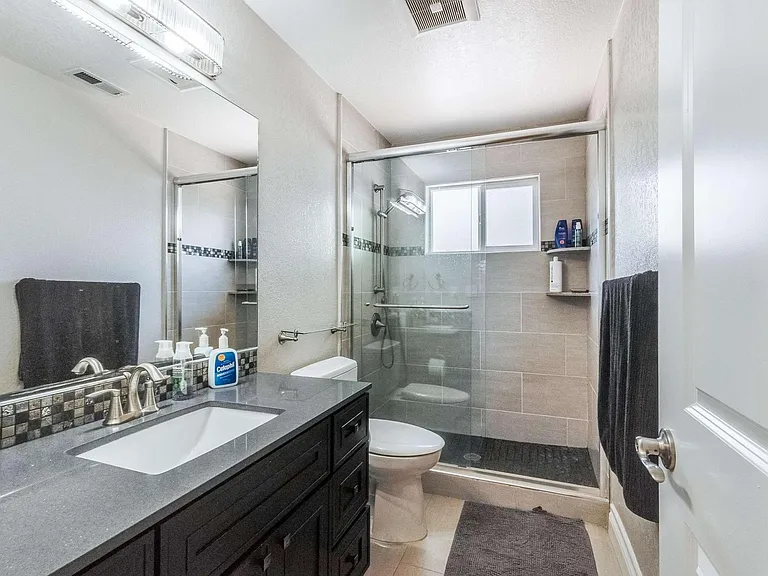 12371 Saraglen Dr — Photo 21