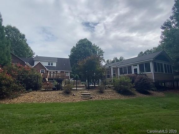 3rd image of 114 Wood Thrush Ln