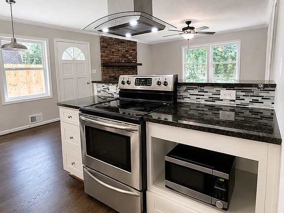 5th image of 3148 Roberts Rd NW