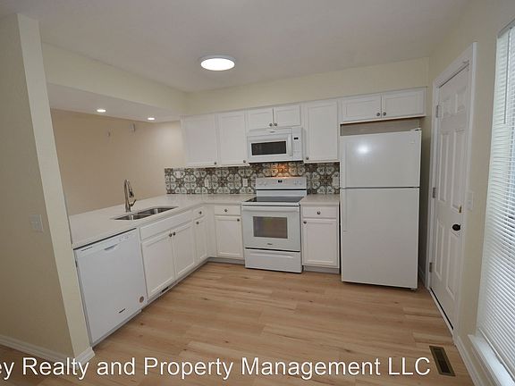 4th image of 3711 N Saint Charles St #5761681